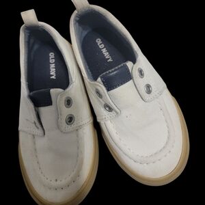 Stylish and Comfortable  Kids  Old Navy Shoes  size 8 Toodler 3Y